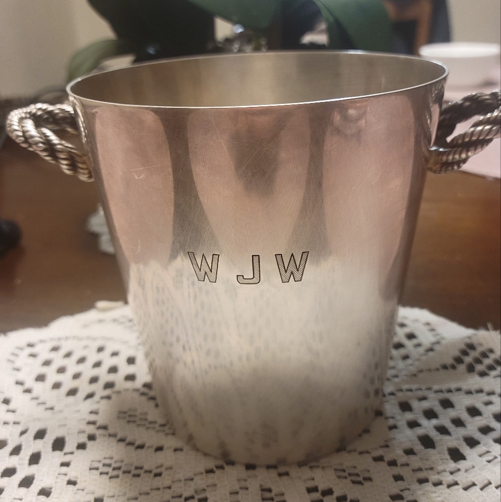 HERMES PARIS Made in France Ice Bucket , wine cooler.